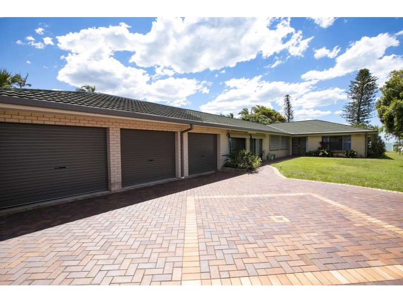 8 Bath Street, Birkdale QLD 4159