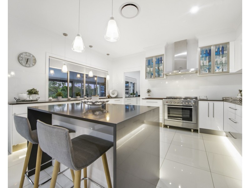 31 Magnetic Place, Redland Bay QLD 4165