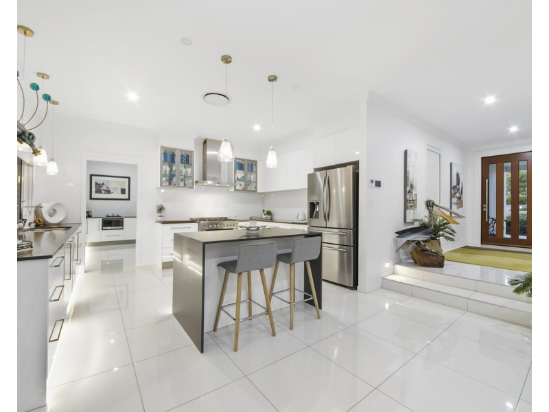 31 Magnetic Place, Redland Bay QLD 4165