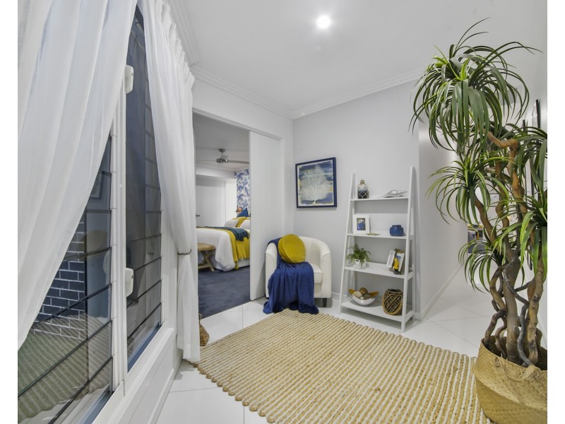 31 Magnetic Place, Redland Bay QLD 4165