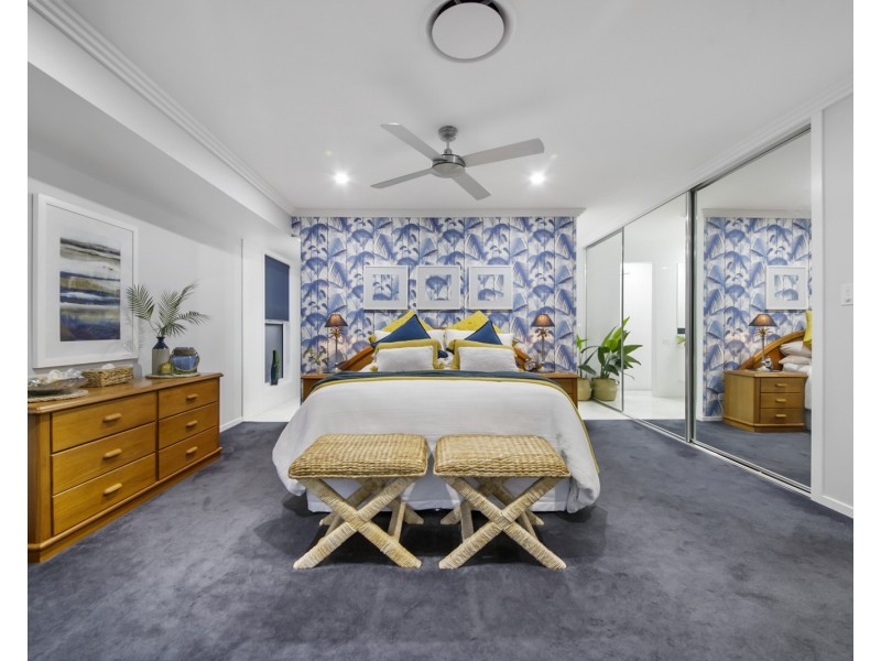 31 Magnetic Place, Redland Bay QLD 4165