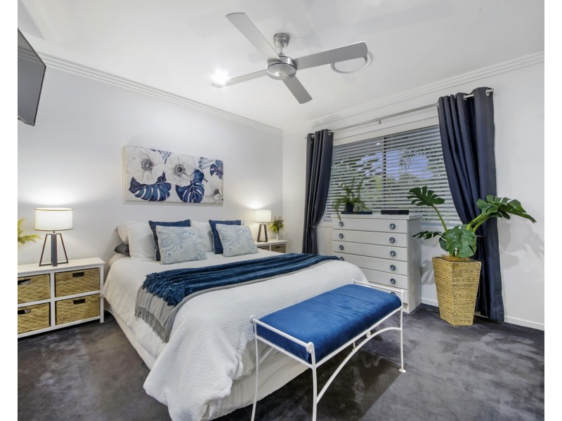 31 Magnetic Place, Redland Bay QLD 4165