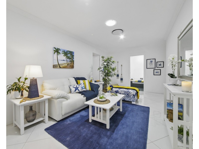 31 Magnetic Place, Redland Bay QLD 4165