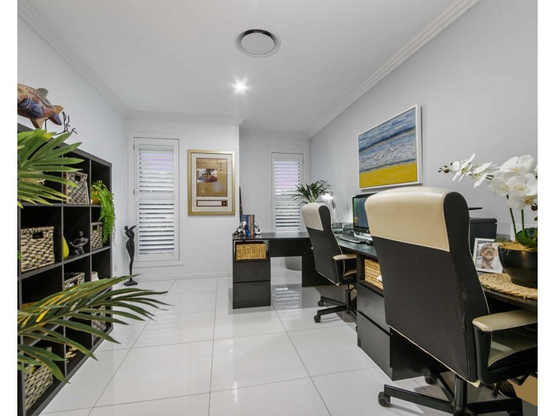 31 Magnetic Place, Redland Bay QLD 4165