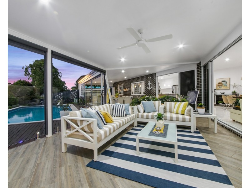 31 Magnetic Place, Redland Bay QLD 4165