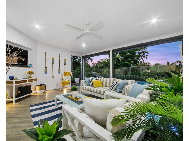 31 Magnetic Place, Redland Bay QLD 4165