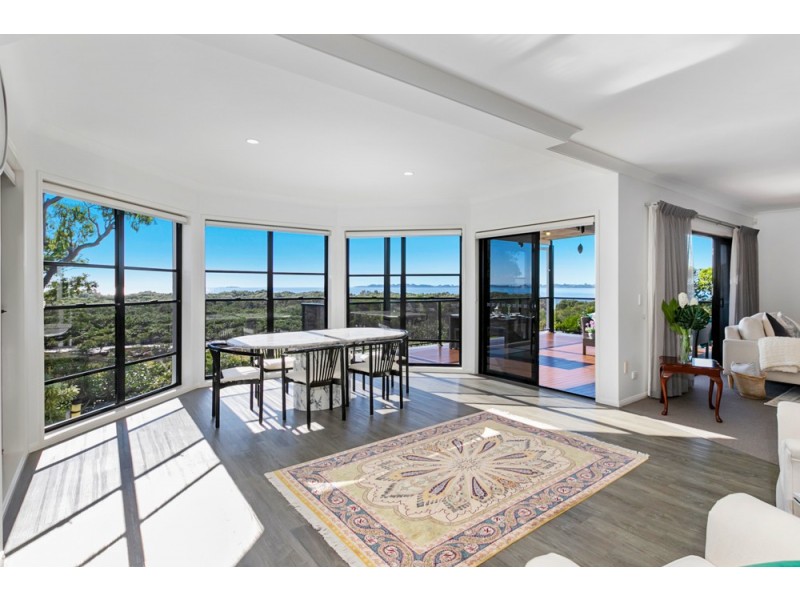 35 Mooroondu Road, Thorneside QLD 4158