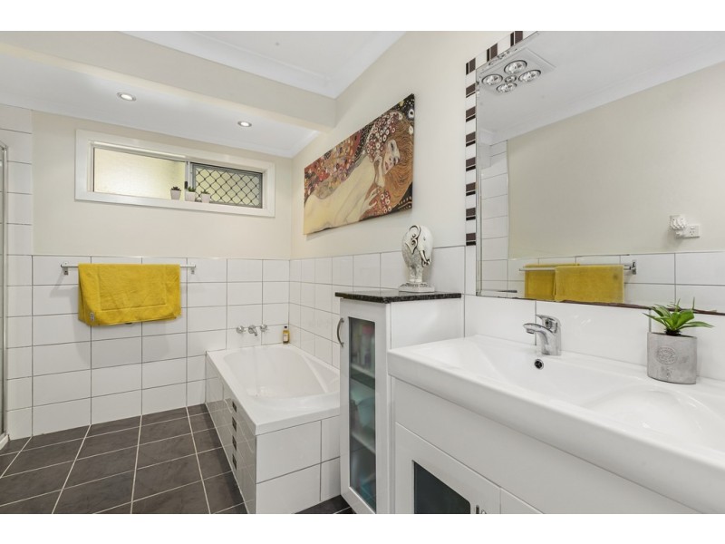 6 Lawn Terrace, Capalaba QLD 4157