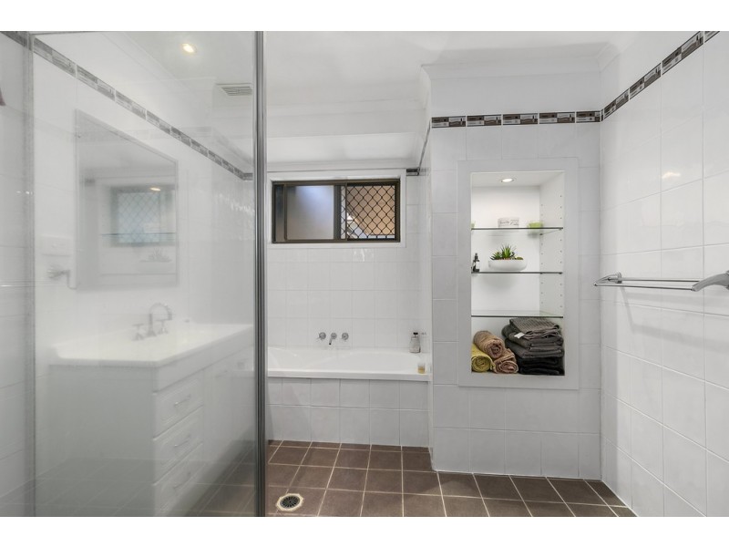 99 Birkdale Road, Birkdale QLD 4159