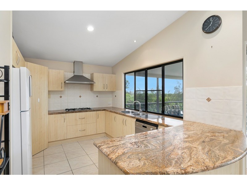 8 O’Connell Parade, Wellington Point QLD 4160