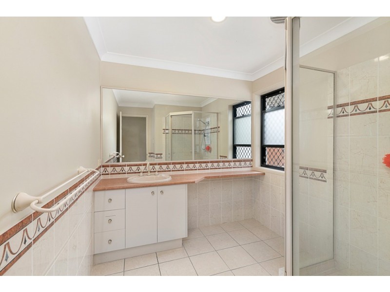 8 O’Connell Parade, Wellington Point QLD 4160