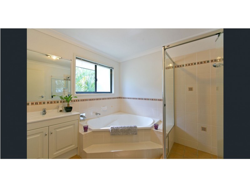 18 Plantation Place, Wellington Point QLD 4160