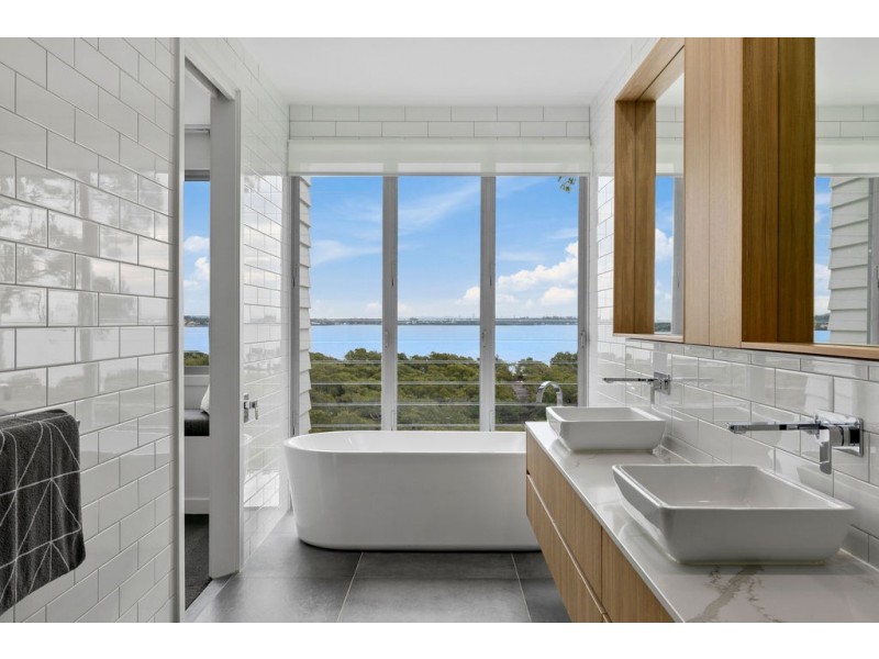 224 Main Road, Wellington Point QLD 4160