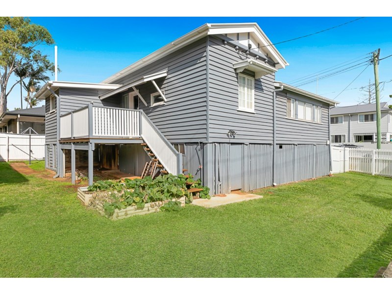 12 Station Street, Wellington Point QLD 4160