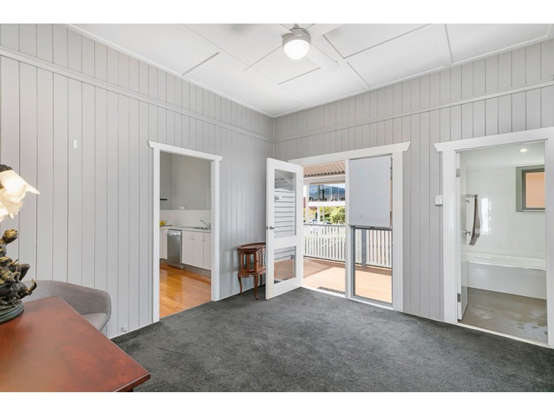 12 Station Street, Wellington Point QLD 4160