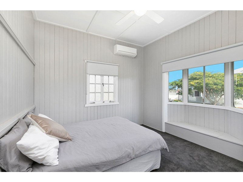 12 Station Street, Wellington Point QLD 4160