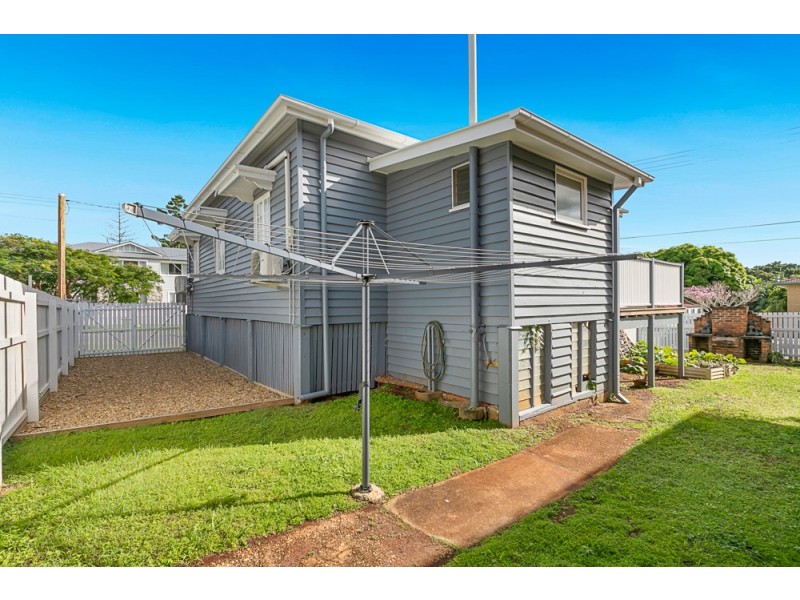 12 Station Street, Wellington Point QLD 4160