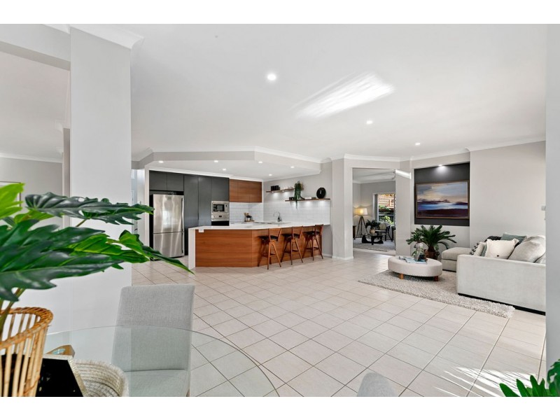 11 Cronin Drive, Wellington Point QLD 4160
