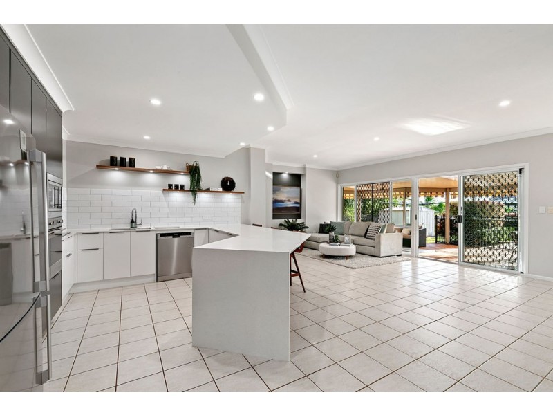 11 Cronin Drive, Wellington Point QLD 4160