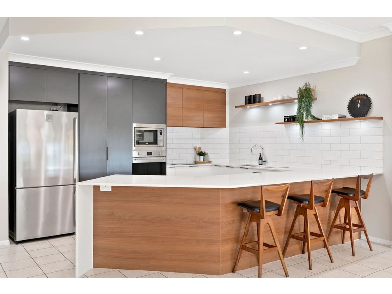 11 Cronin Drive, Wellington Point QLD 4160