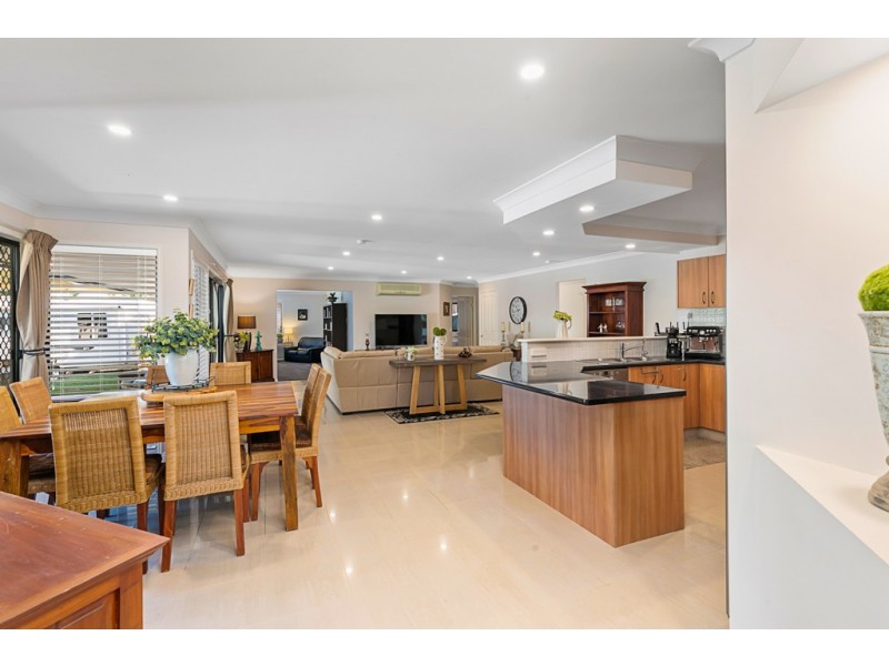 34 Hilliards Park Drive, Wellington Point QLD 4160
