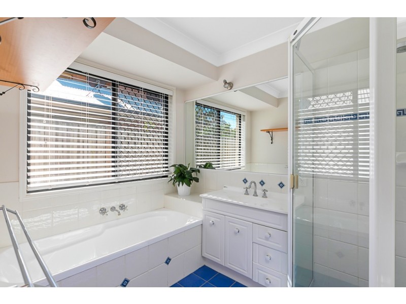 34 Hilliards Park Drive, Wellington Point QLD 4160