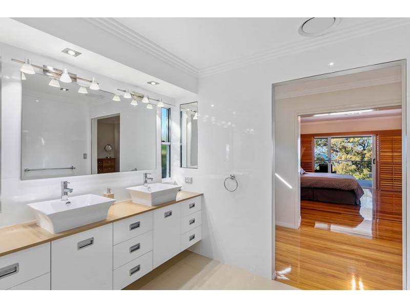 11 Esplanade, Wellington Point QLD 4160