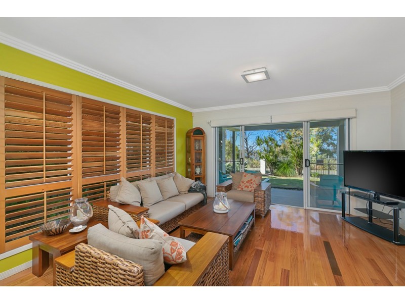11 Esplanade, Wellington Point QLD 4160