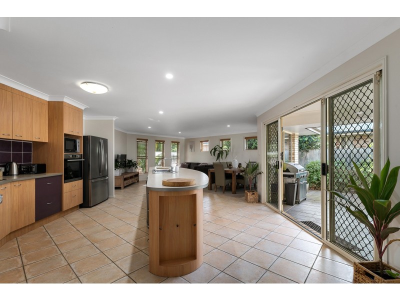 3 Cedarview Place, Wellington Point QLD 4160