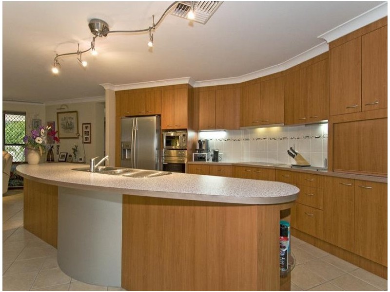 6 Trafalgar Vale Avenue, Wellington Point QLD 4160