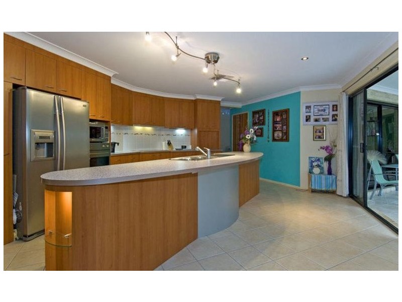 6 Trafalgar Vale Avenue, Wellington Point QLD 4160