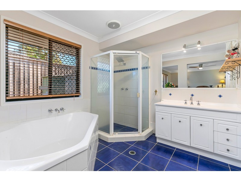 34 Hilliards Park Drive, Wellington Point QLD 4160