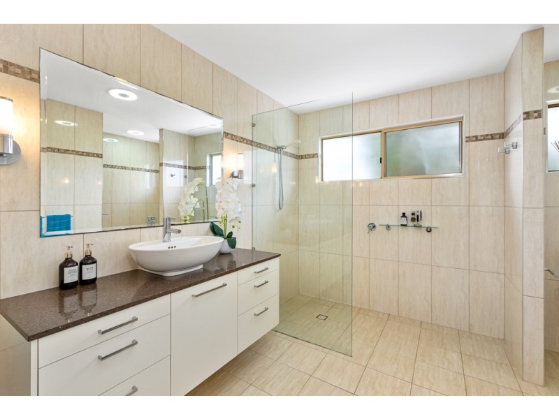 20-22 Chermside Street, Wellington Point QLD 4160