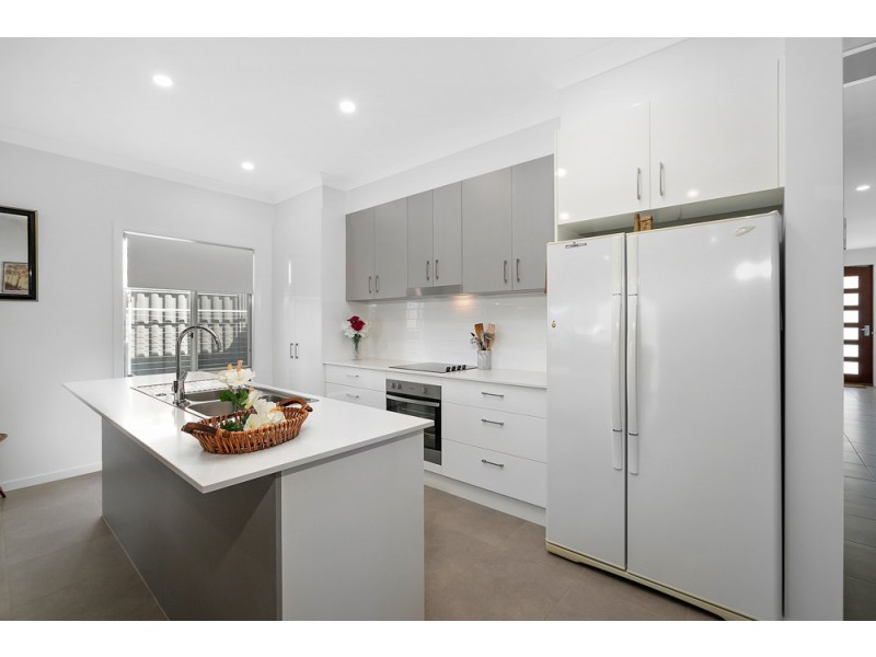 39 Albert Street, Ormiston QLD 4160