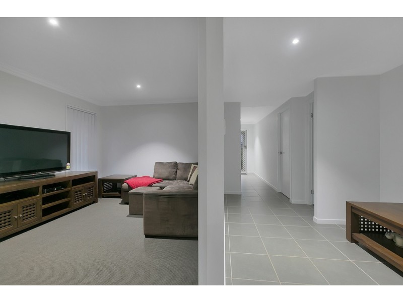 27 Fiddlewood Street, Victoria Point QLD 4165