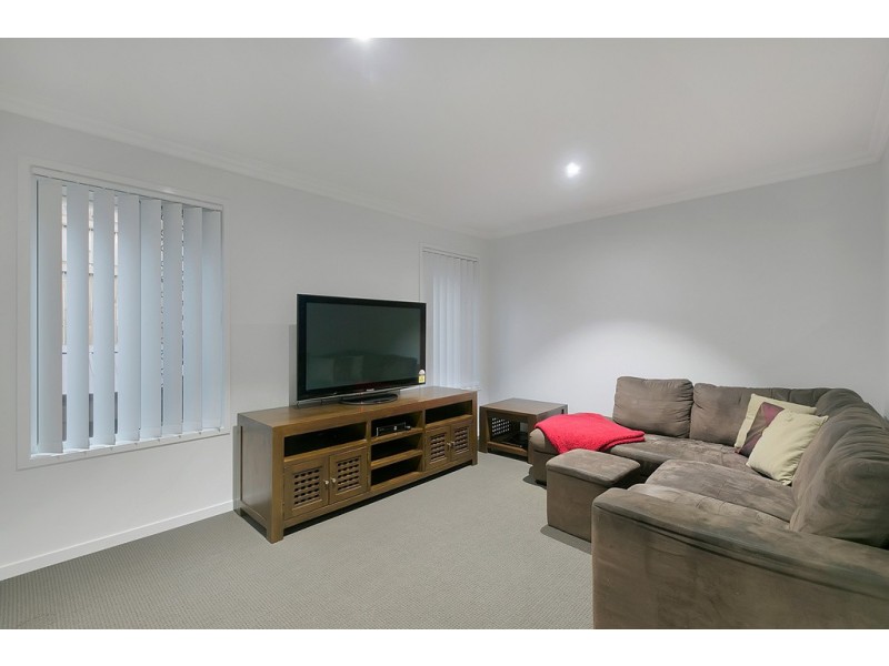 27 Fiddlewood Street, Victoria Point QLD 4165