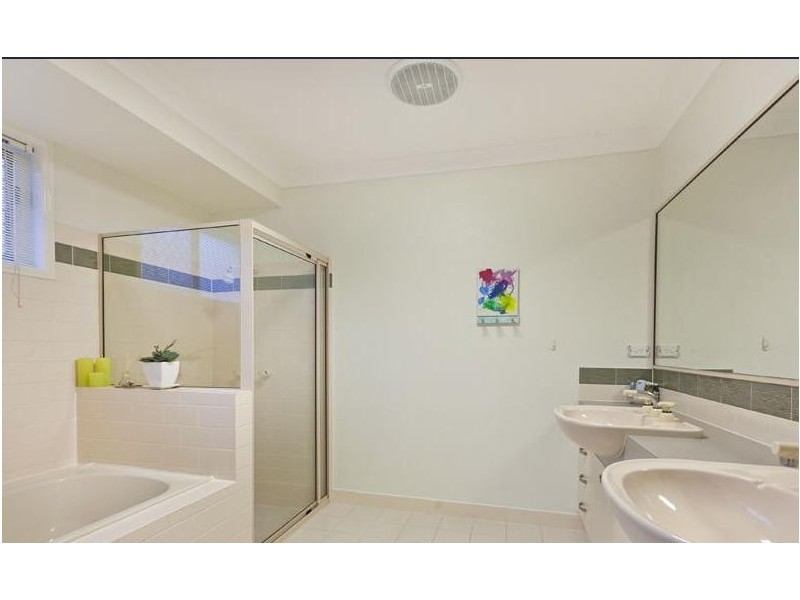 17 Zephyr Court, Birkdale QLD 4159