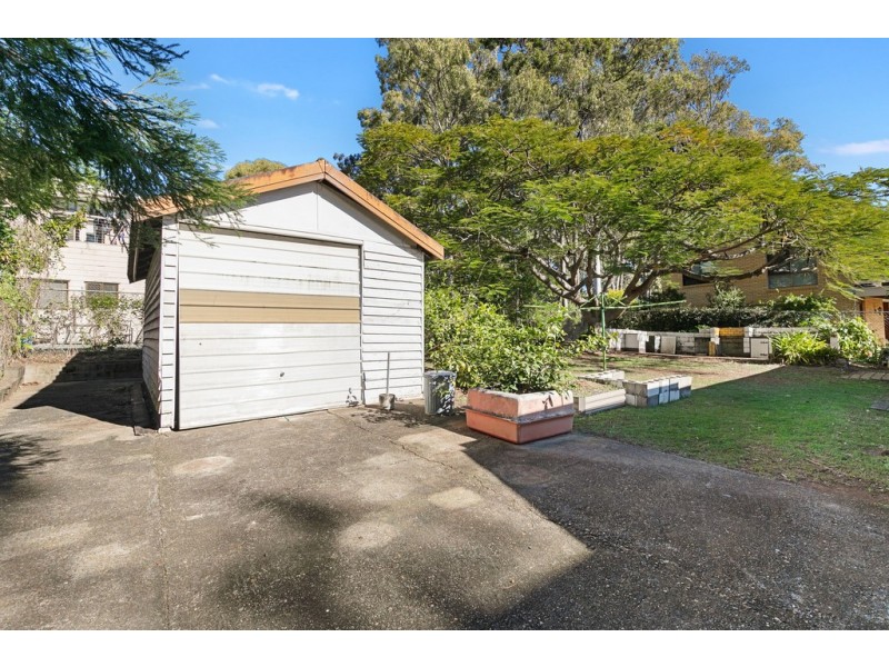 3 Bovingdon Street, Birkdale QLD 4159