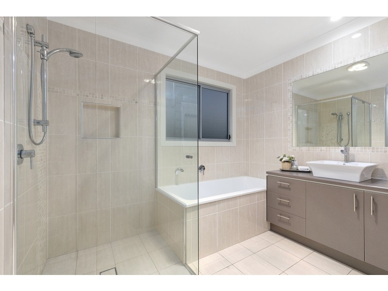 333 Main Road, Wellington Point QLD 4160