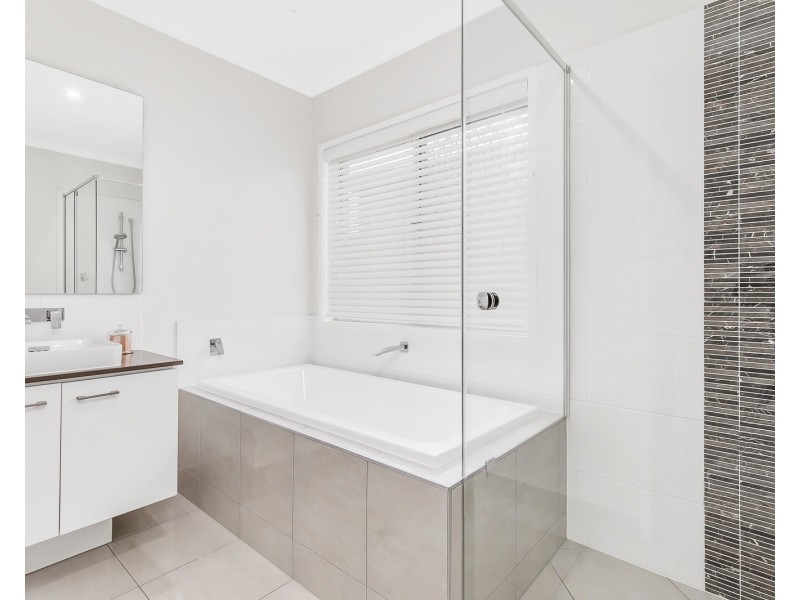 6 Plumer Street, Wellington Point QLD 4160