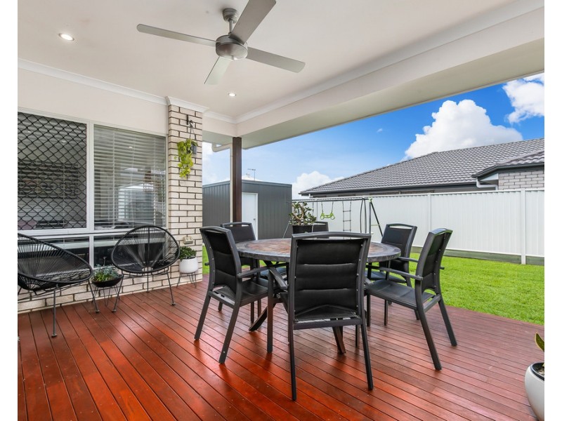 6 Plumer Street, Wellington Point QLD 4160