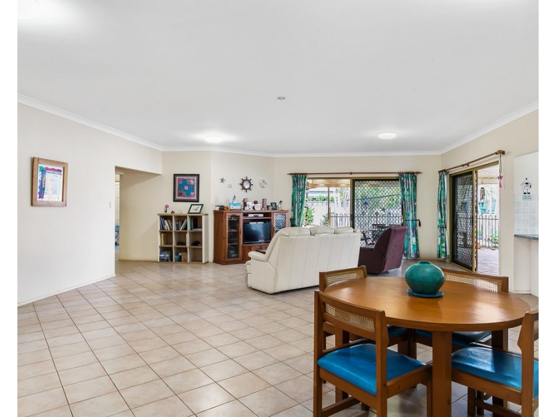 17 Queensbury Court, Wellington Point QLD 4160