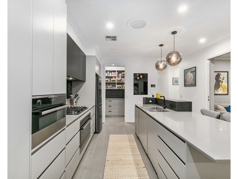 56 Main Road, Wellington Point QLD 4160