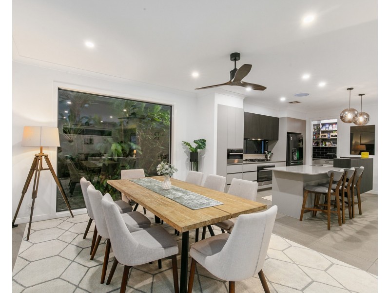 56 Main Road, Wellington Point QLD 4160