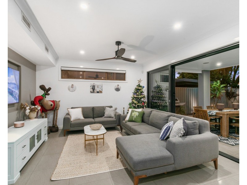 56 Main Road, Wellington Point QLD 4160
