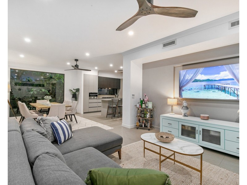 56 Main Road, Wellington Point QLD 4160