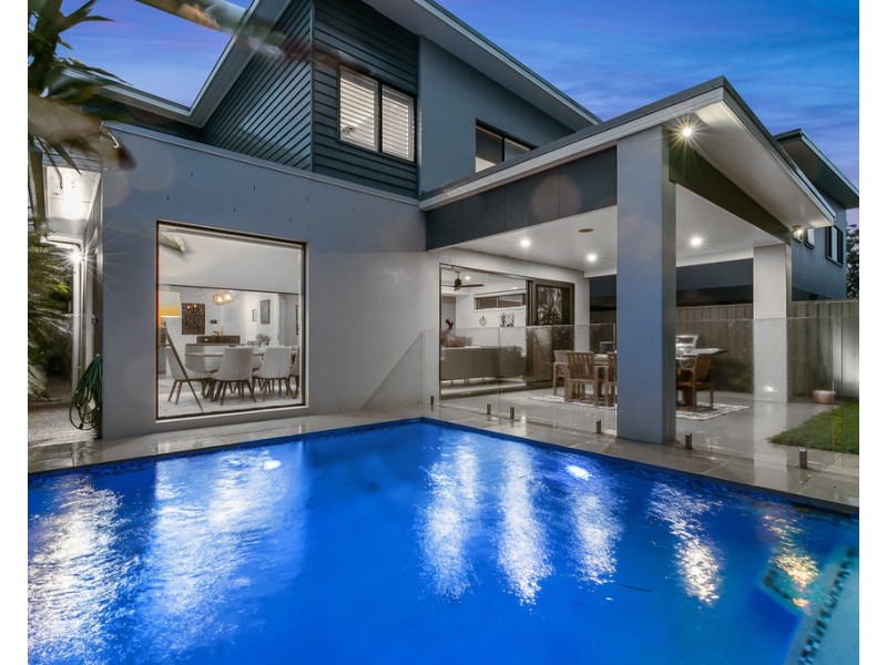 56 Main Road, Wellington Point QLD 4160