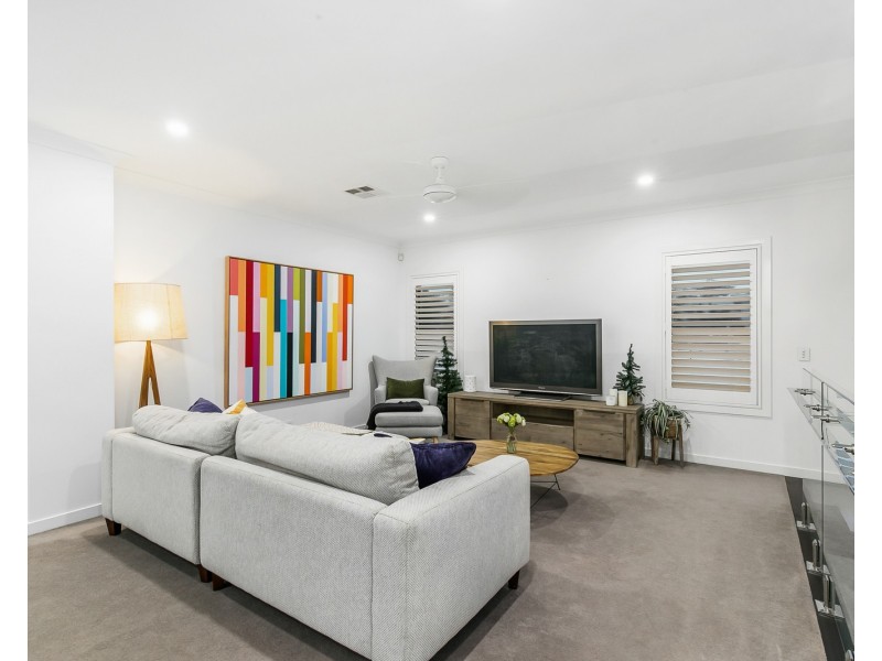 56 Main Road, Wellington Point QLD 4160