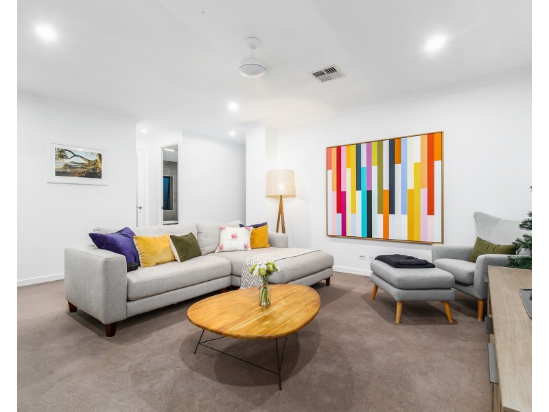 56 Main Road, Wellington Point QLD 4160