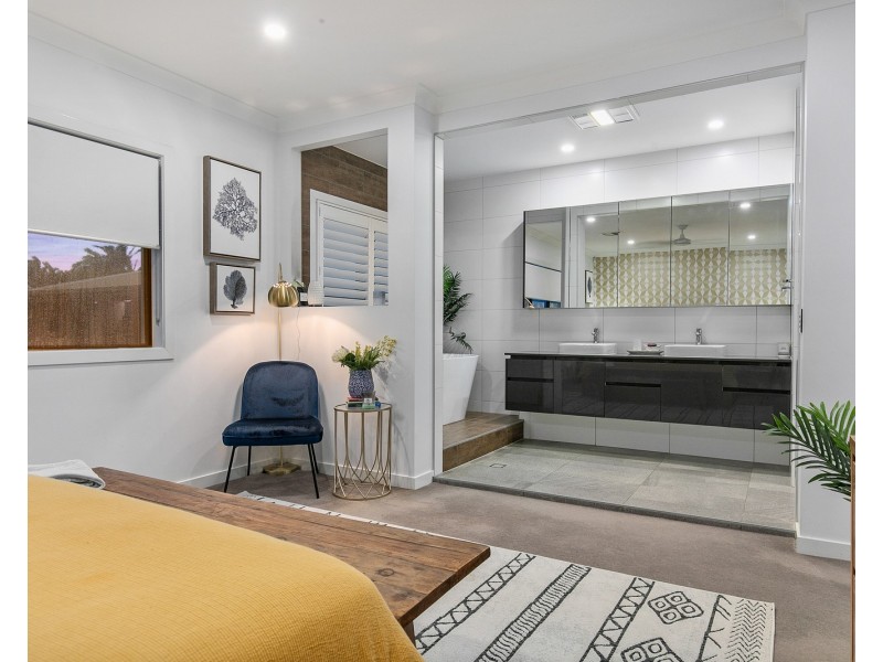 56 Main Road, Wellington Point QLD 4160